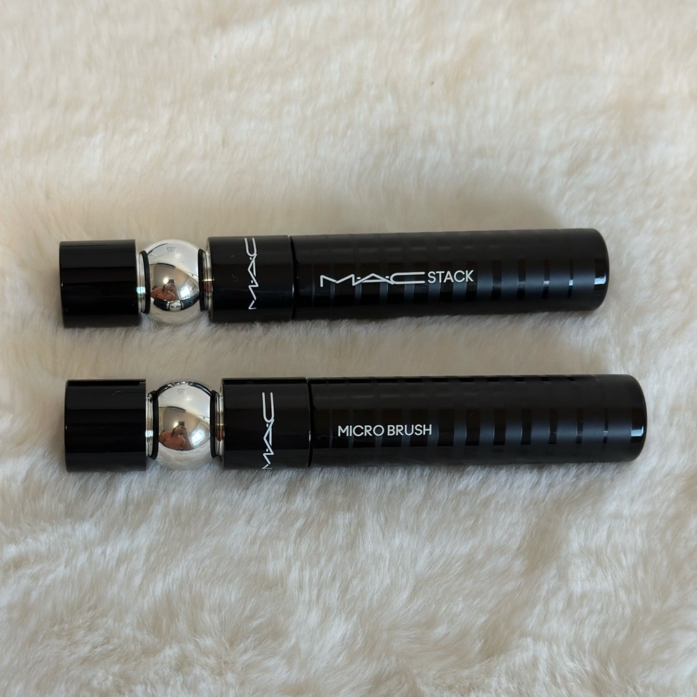 MAC Stack Micro Brush - Black (1 Piece)
